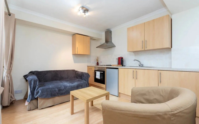 Central Studio Apartment in Chelsea