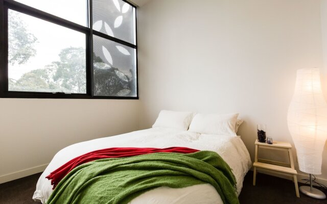 GEORGE, 1BDR North Melbourne Apartment