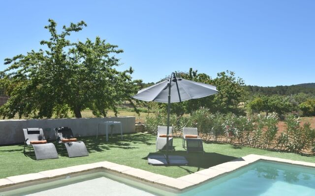 Spacious Holiday Home in San Rafael With Swimming Pool