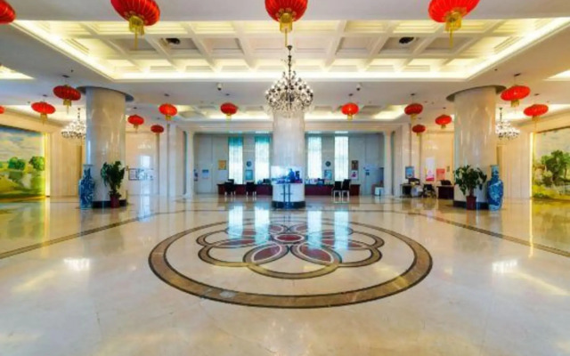 Bazhou Media Hot Spring Hotel