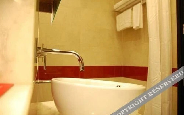 Hotel Red Earth