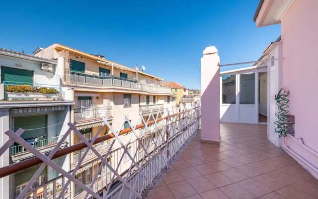 Sea View Central Apartment