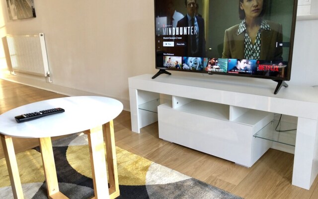 Two Bed - Close to North Station and Hospital