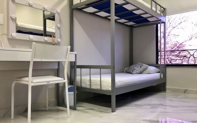 FM Hostel