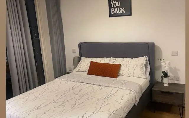 Superb Luxury 2 Bed London Apartment