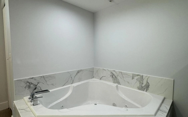 SKYLARANNA Resort & Spa