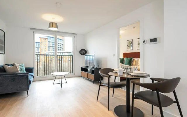 Modern Flat Near City Centre