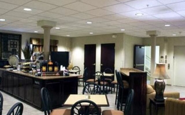 HomeTown Hotel Bryant