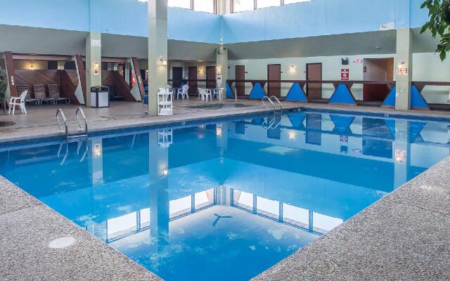 Econo Lodge Inn & Suites Menomonie