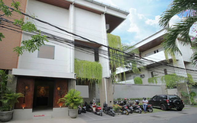 Airy Premier Seminyak Bidadari 2 Kuta Bali