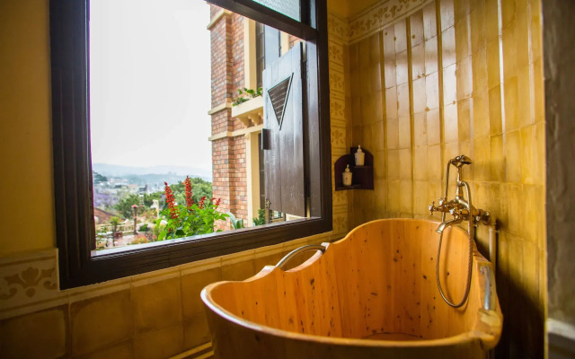 Saphir Dalat Hotel