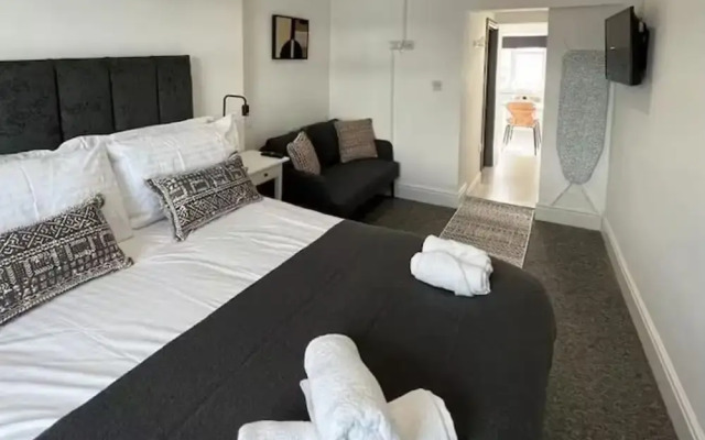 Host Stay Eign Street Dwelling