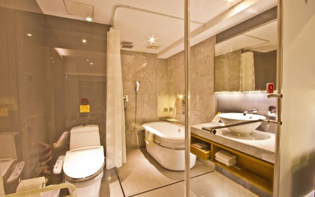Newful Hotel
