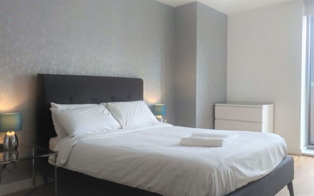 Beautiful 3 Bed Apartment in Media City
