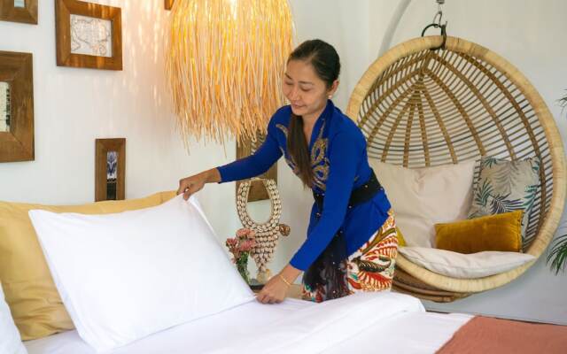 Villa Lora by Villa Finder