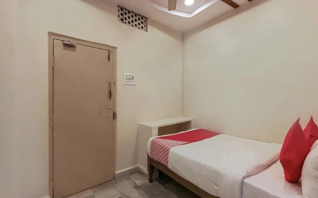 Sri Balaji Lodge By OYO Rooms