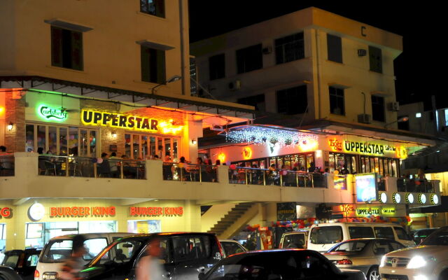 1 City Hotel