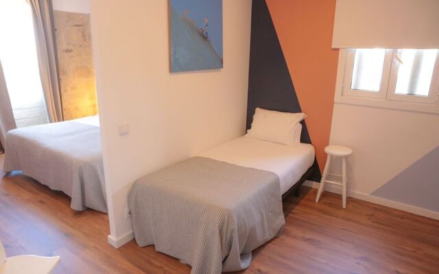 Caminha Hostel & Suites