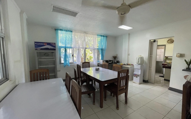 Casa De Praxides Tourist Inn