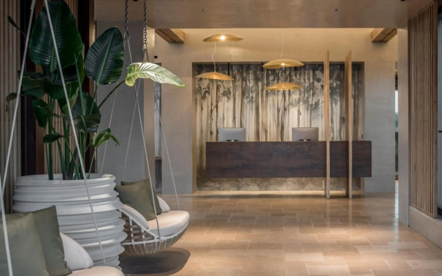 Acro Wellness Suites - Adults Only
