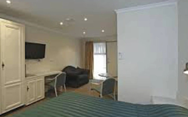 Claremont Hotel Motel