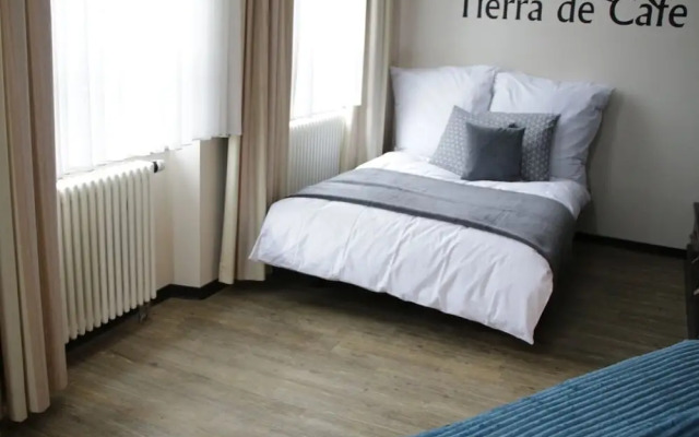 Z B Hotel