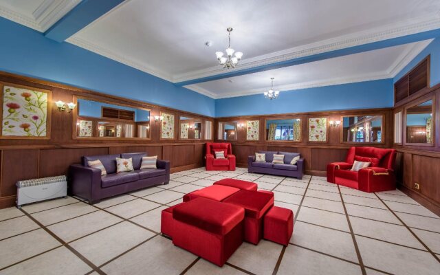 Muthu Dalmally Hotel