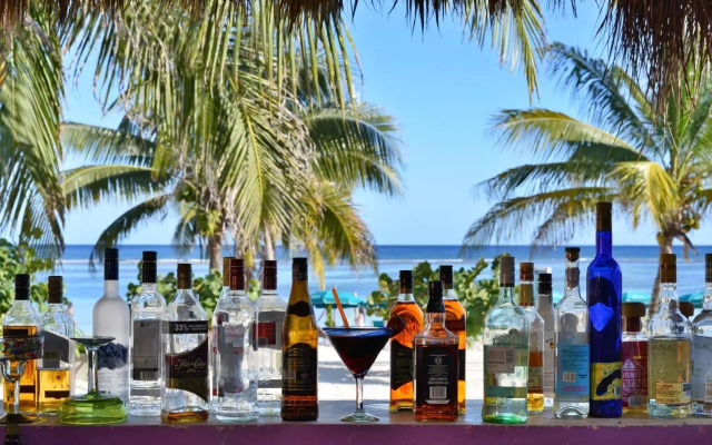 Nacional Beach Club & Bungalows
