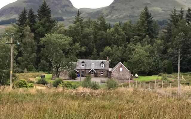 West Highland Way Hotel