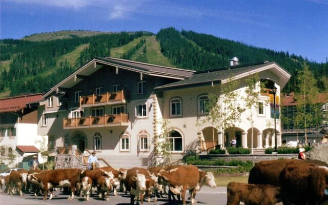 Heffley Boutique Inn