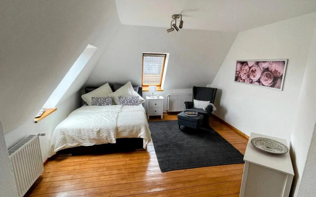 *To hus* Wohnung am Rande von Jever