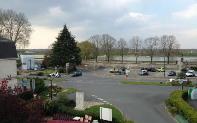 Logis Hôtel Restaurant Maison Voltaire