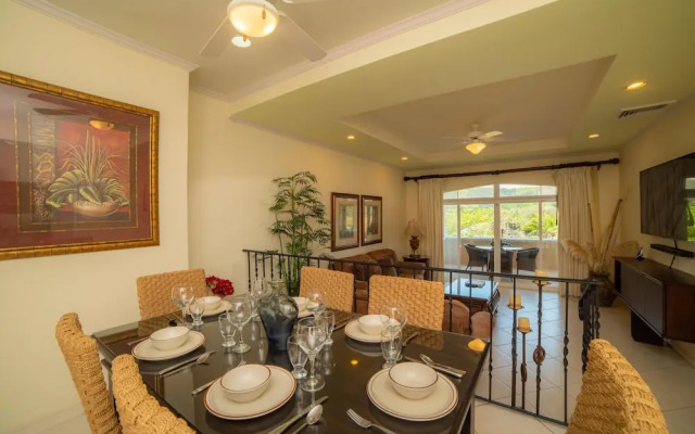 Colina 5D - 3 bdr 2 Bath Family