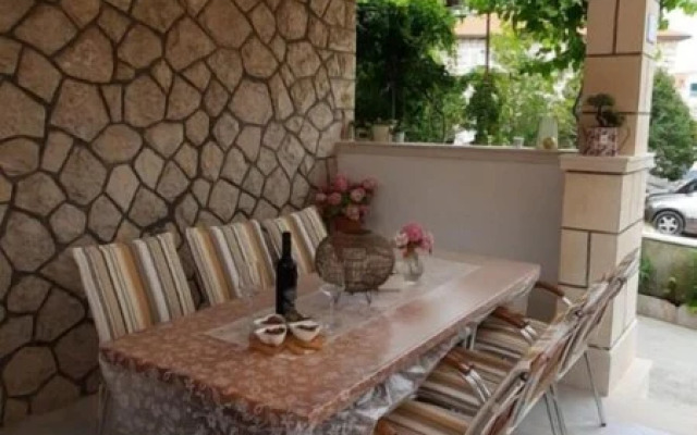 Žana - 30m From Beach - A2