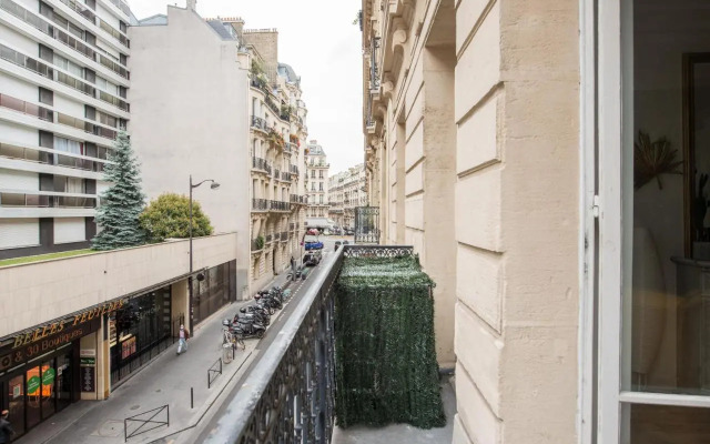 2 BR Appartement Near Tour Eiffel & Trocadéro