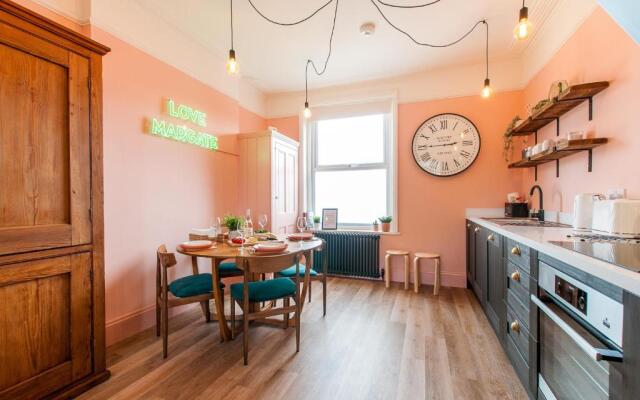 Queen Palm Apartment - Margate - 3 mins walk to beach
