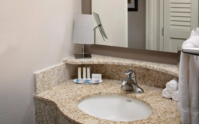 Courtyard by Marriott Houston Westchase