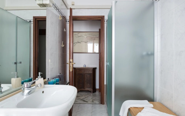 Parma A due passi dall'Ospedale Apartment