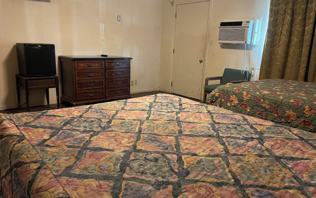 Oak Motel Modesto CA