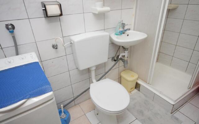 Kira - 20 M from the beach - A1(4+1)