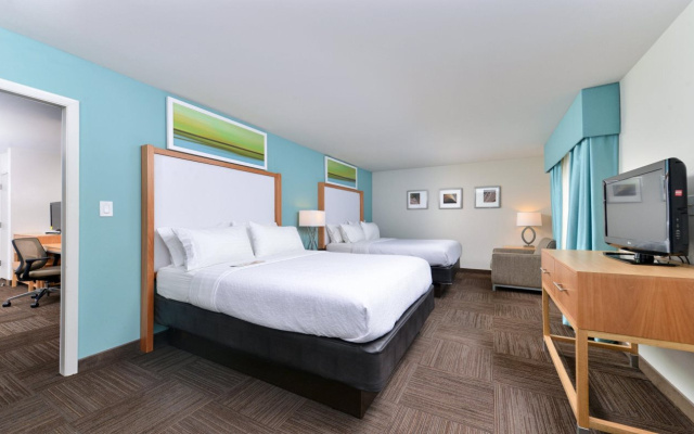 Red Roof Inn PLUS+ & Suites Tampa