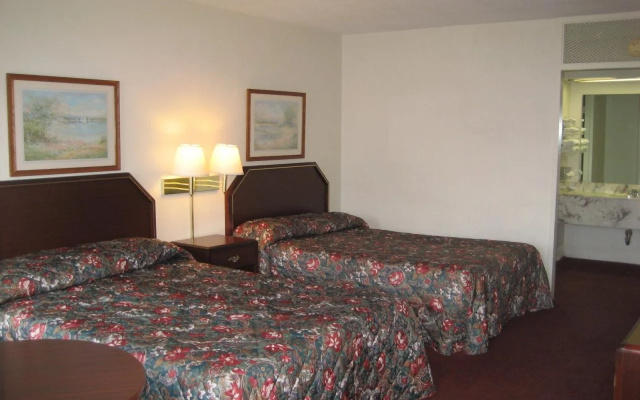 Sands Central Inn Hot Springs