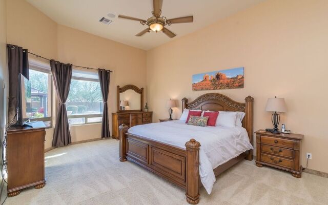 Casa Vista 4 Bedroom Home by RedAwning