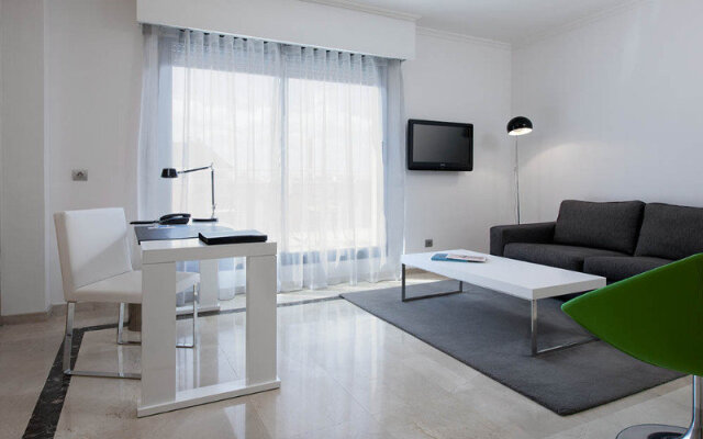 Nh Suites Prisma