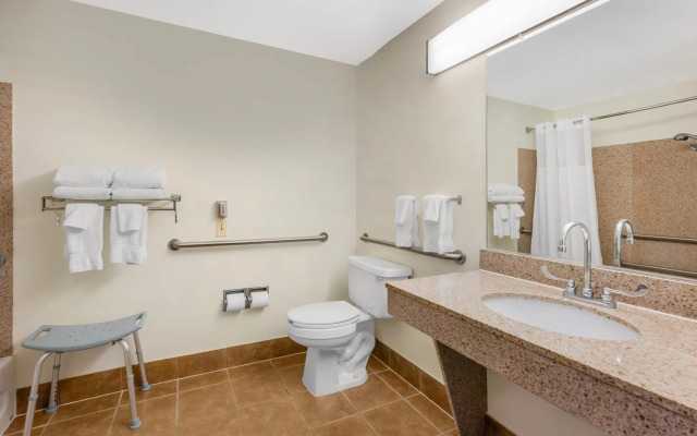 Clarion Pointe Sioux Falls Airport