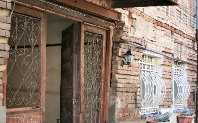 Chagunia's home