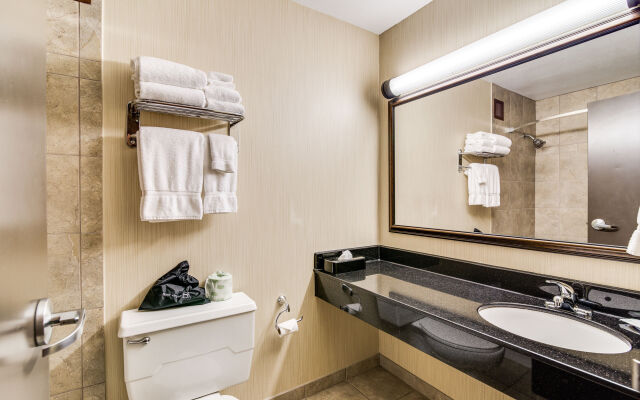 Clarion Hotel Convention Center