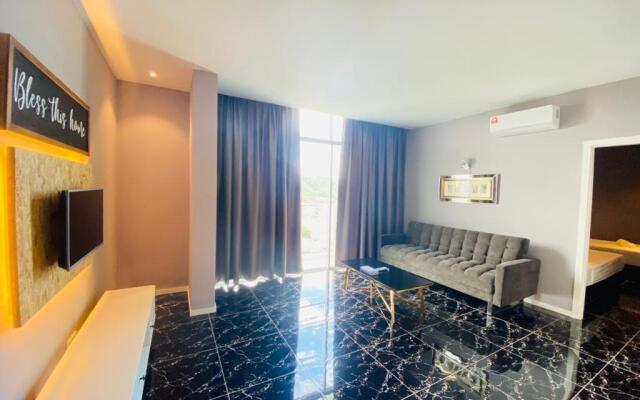 Stirling Suites