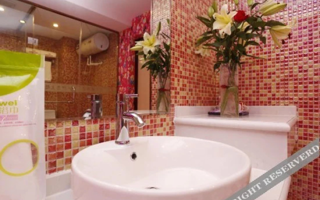 Yilian Theme Apartment