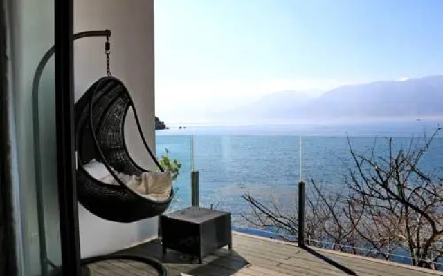 Bonum Lakeside Boutique Hotel